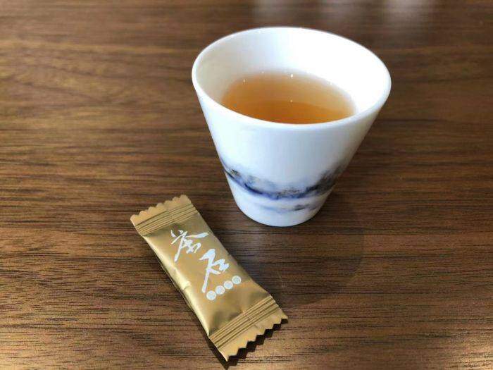 蒙顿茶膏普洱茶石汤色金黄